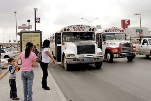 Pasajeros-inconformes-transporte-Matamoros_MILIMA20140502_0423_8
