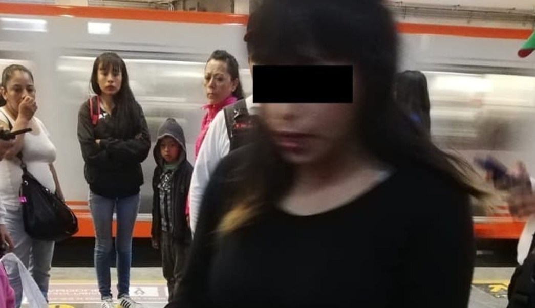 madre-golpea-hasta-sangrar-a-su-hija-de-2-anos-en-metro-candelaria-cdmx-cie-emergencias