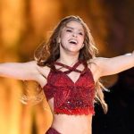 Presenta Shakira nuevo integrante de su familia