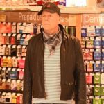 Corren a Bruce Willis de farmacia por no usar cubrebocas