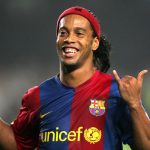 Se refugia Ronaldinho en el alcohol tras la muerte de su madre