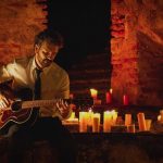 Reúne Ricardo Arjona en show virtual a más de 150 mil fans