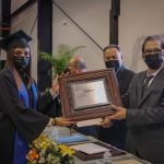 Entregan a la sociedad 323 profesionistas egresados de la generación 2017-2021