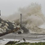 Bomba ciclónica golpea a California y pone en peligro a su población