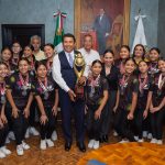 Felicita Alcalde Mario López a destacados deportistas de la Secundaria Técnica No. 4