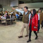 Conviven Mario López y Marsella Huerta con empleados municipales en posada navideña