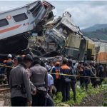 Tragedia en Indonesia: al menos 4 personas murieron en fuerte choque de trenes