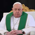 El papa Francisco sufre neumonía bilateral