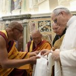 León XIV dice a otras religiones que “hoy es tiempo de dialogar y de construir puentes”