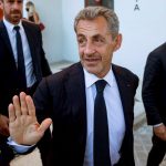 Sarkozy sale en libertad condicional tras pasar 20 días en la cárcel