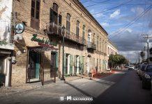 Gobierno de Beto Granados impulsa rehabilitación de banquetas en el Centro de Matamoros