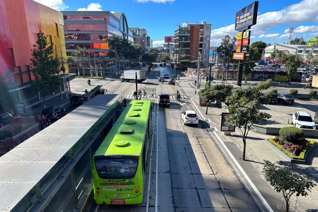 Guatemala vive su primer día en estado de sitio y recuerda a nueve policías asesinados
