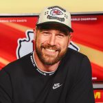 Travis Kelce renueva un año con los Kansas City Chiefs