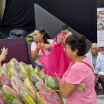 Aprovechan mercadito a bajo costo