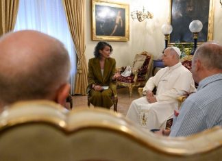 Papa León XIV se reúne en Madrid con víctimas de abusos sexuales de la iglesia