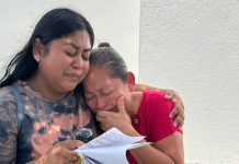 Suplica a su ex que devuelva a su hijo