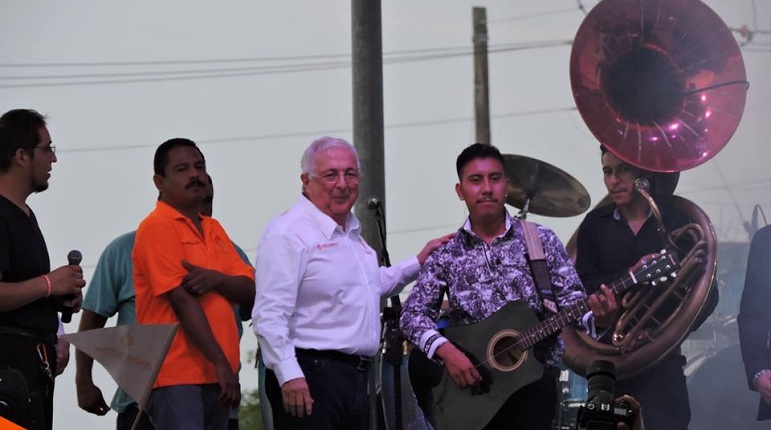 13315297_826334970843901_3673405500415667086_n