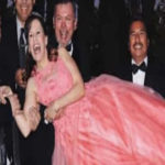 Mujer realiza su quinceañera a sus 45 años