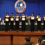 Estudiante rompe su diploma ¡En plena ceremonia de graduación!