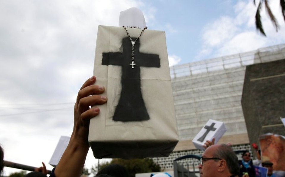 grupos-religiosos-se-manifestaron-contra_0_40_800_498