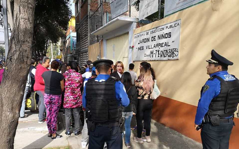 padres-familia-protestan-kinder-acusan_0_29_958_596