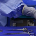 ¨Sufría, gritaba de dolor, pero el médico no le prestó atención¨