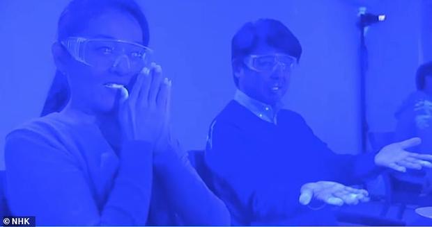 28382530-8319011-an_experiment_conducted_by_nhk_and_experts_used_fluorescent_pain-m-17_1589453208872