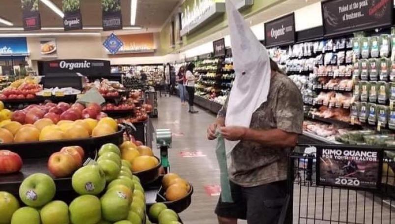 racismo-ku-kux-klan-supermercado.r_d.350-446-11486