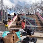 Abrirán puente a migrantes: desmantelan campamento