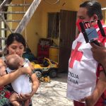 Madre soltera y bebé reciben apoyos