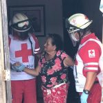 Rescatan a abuelita, familia la abandona