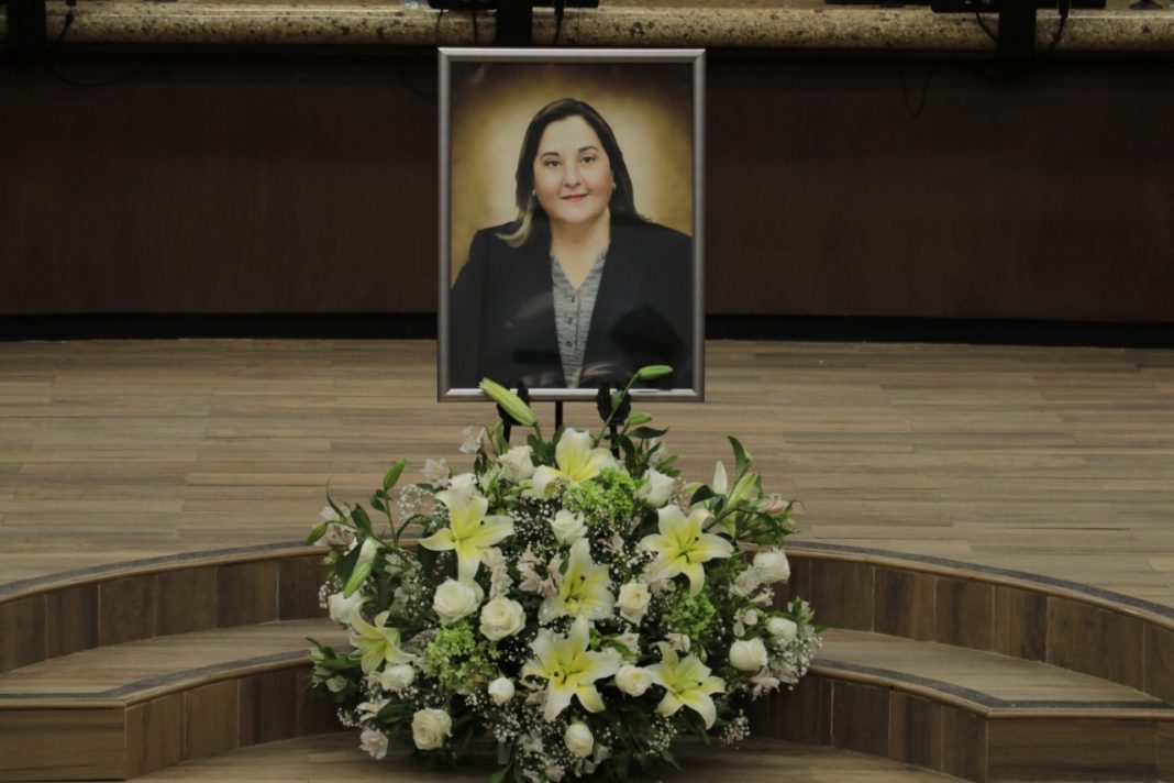 2e40a018-b10b-4b4d-8b4e-a79df741c4d1