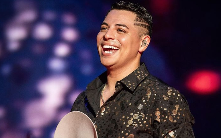 eduin caz vocalista de grupo firme