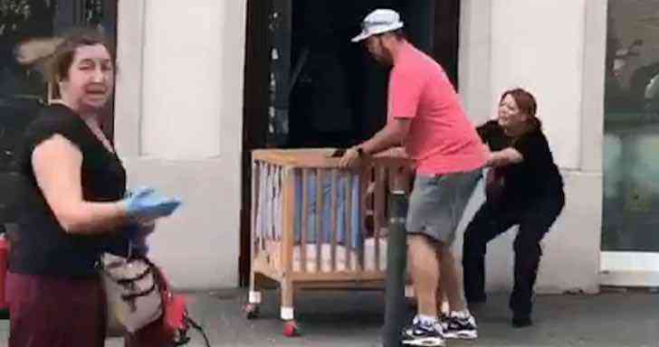 turistas-salvan-bebes