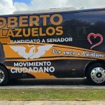 Roberto Palazuelos presenta su ‘Palabus’, transporte para su campaña en Quintana Roo