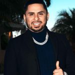 Larry Hernández maltrata a uno de sus trabajadores en pleno concierto y ahora piden cancelar al cantante