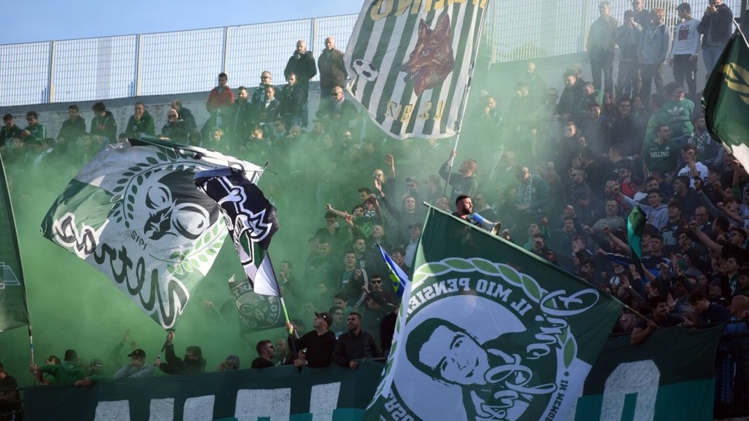 aficionados-del-avellino-1912-1536x864