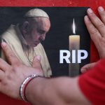 Famosos lloran la muerte del papa Francisco