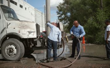 Gobierno de Matamoros refuerza trabajos de desazolve en la Avenida Uniones